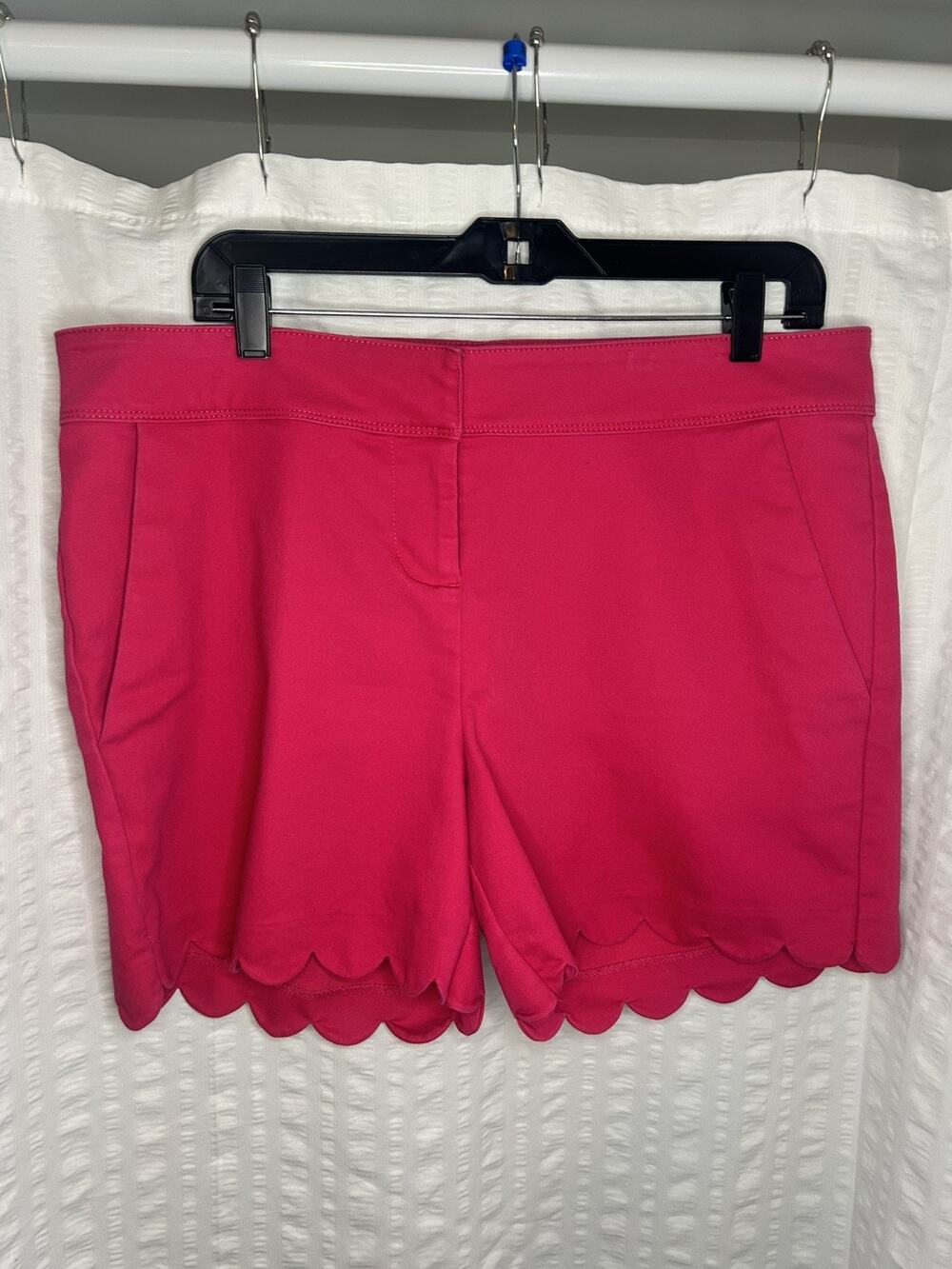 Isaac Mizrahi New York Pink Scalloped Hem Shorts Womens 12 Fuchsia Summer